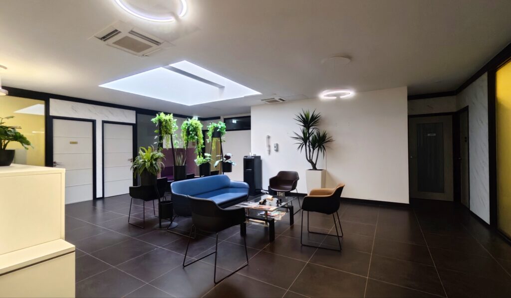 medical-center-one-salle-attente-beausoleil